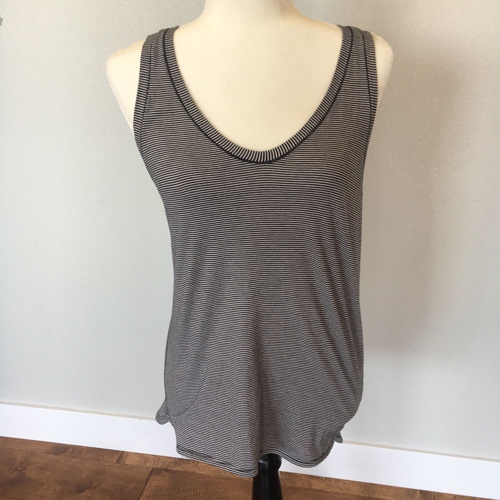 Striped Lululemon tank top - Picture 2 of 3